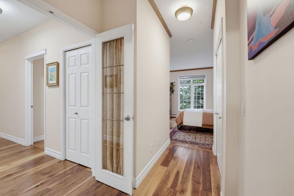 205, 4835 Dalhousie Drive NW