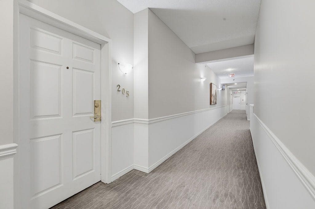 205, 4835 Dalhousie Drive NW