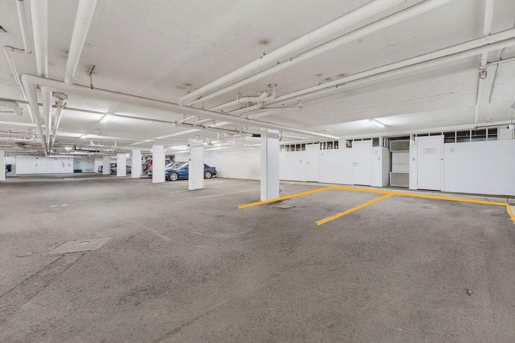 205, 4835 Dalhousie Drive NW