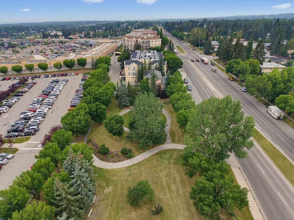205, 4835 Dalhousie Drive NW