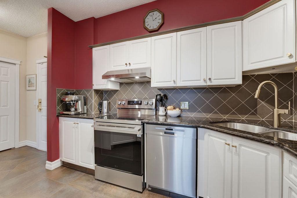 205, 4835 Dalhousie Drive NW