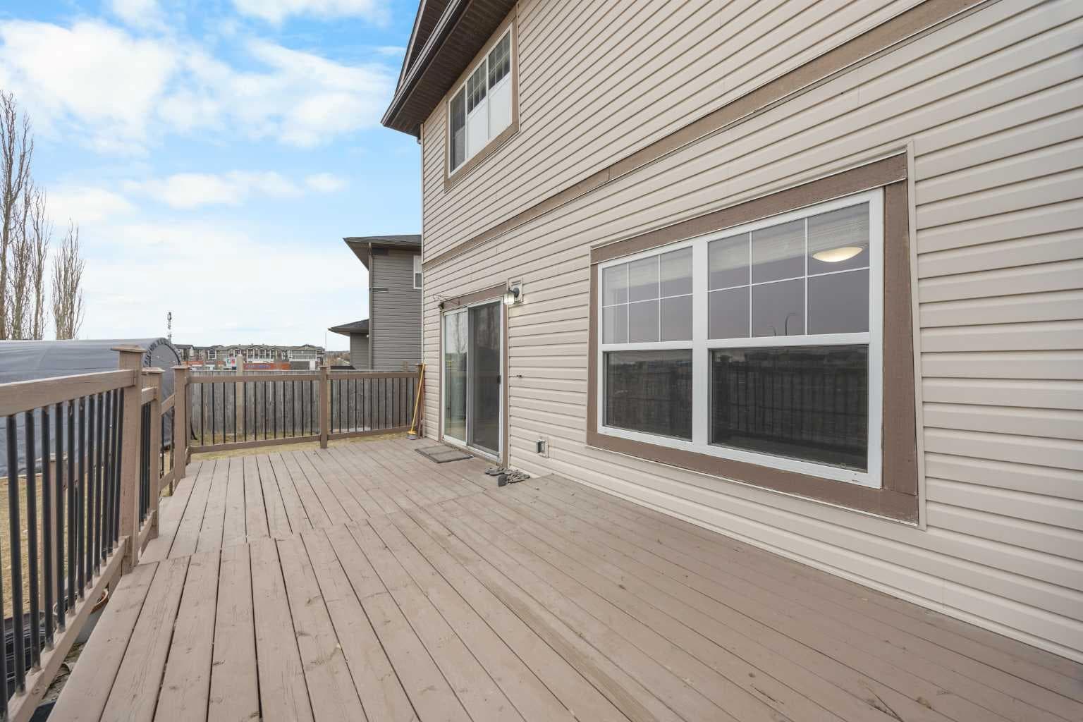 65 Panora Way NW