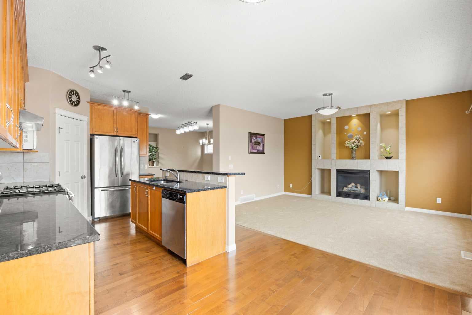 65 Panora Way NW