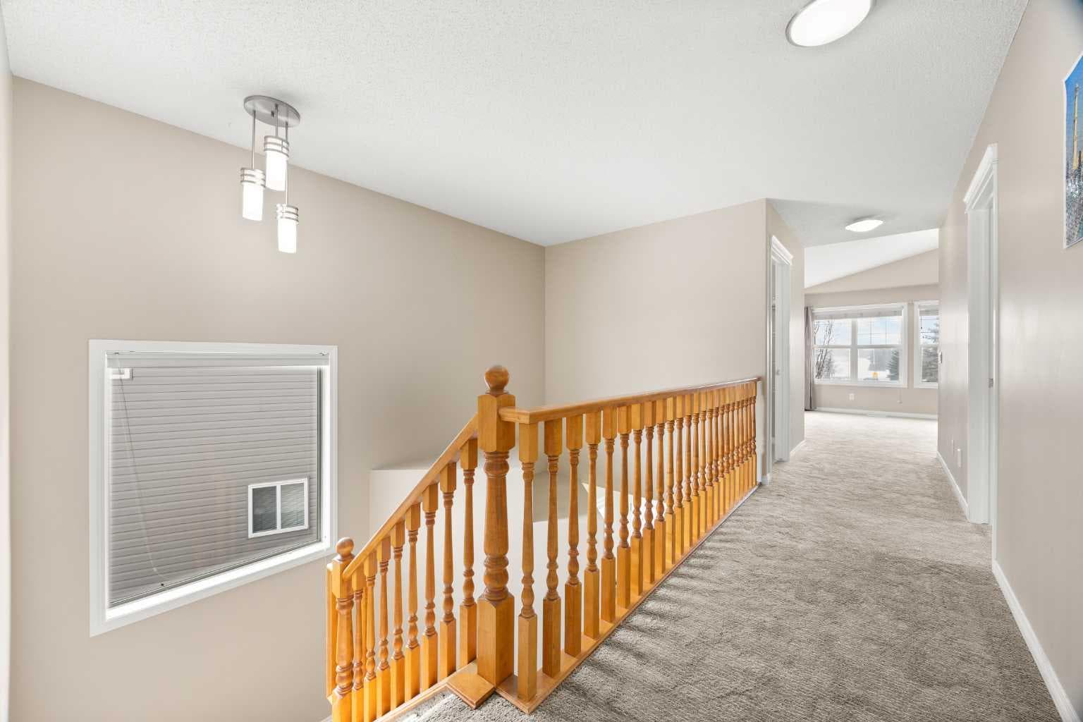 65 Panora Way NW