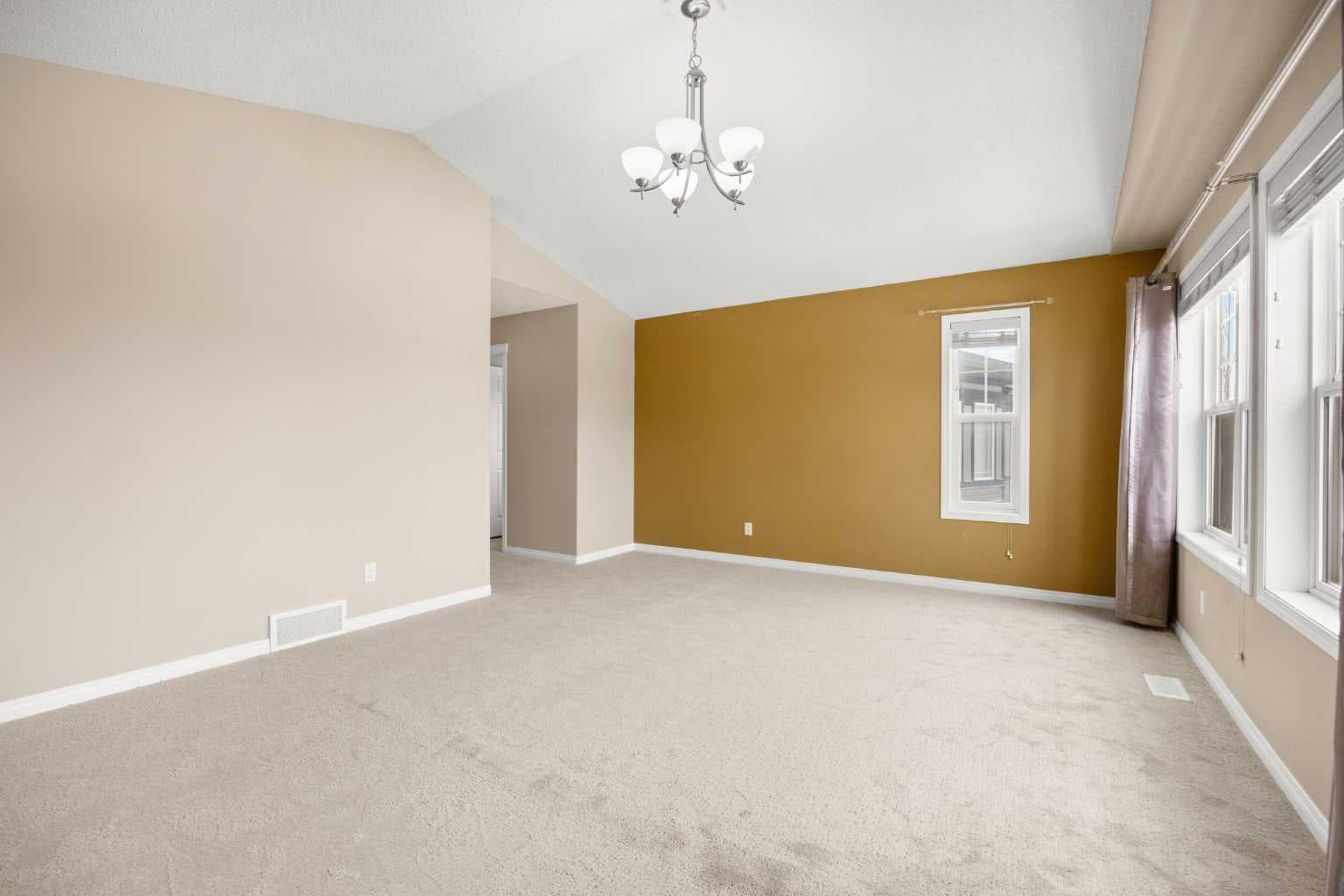 65 Panora Way NW