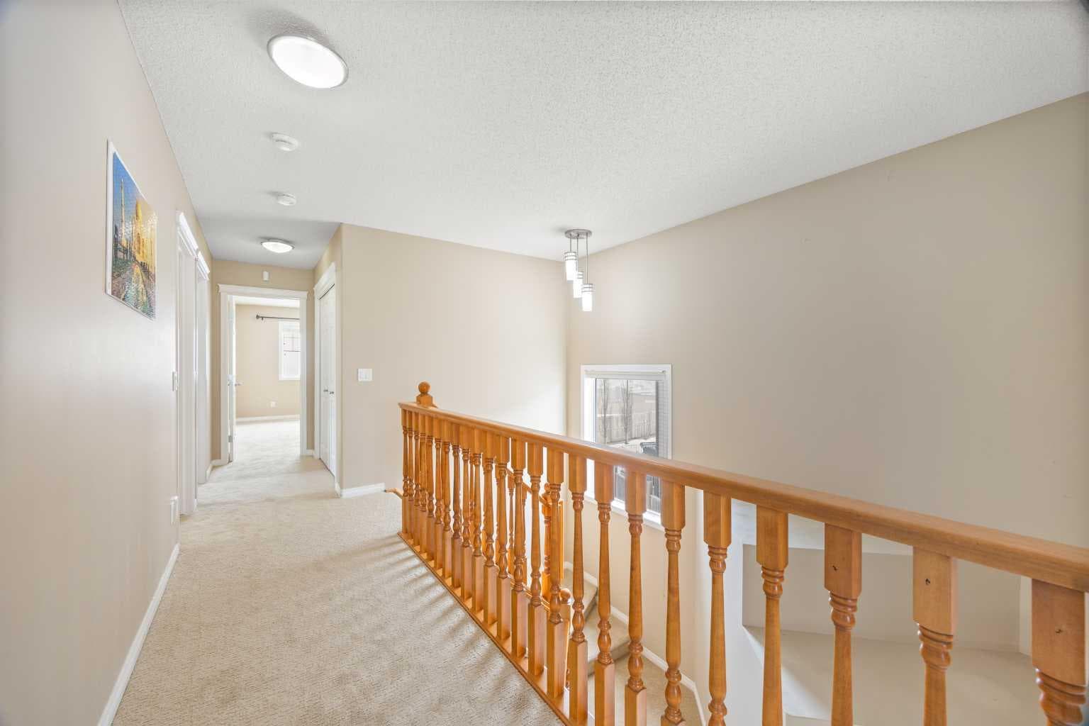 65 Panora Way NW