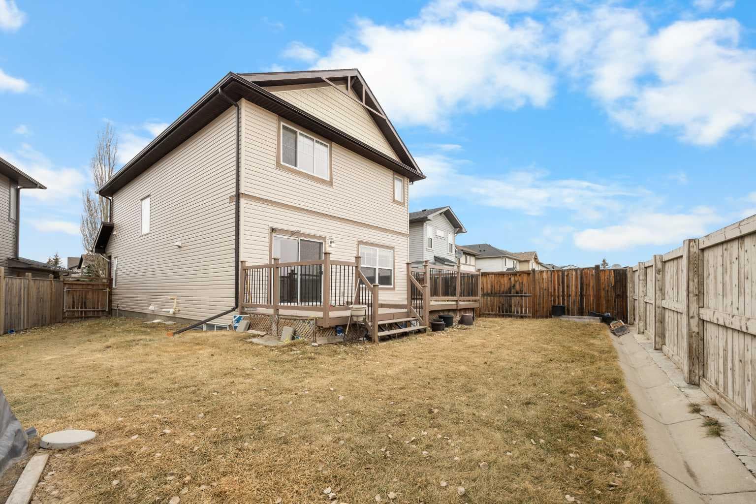 65 Panora Way NW