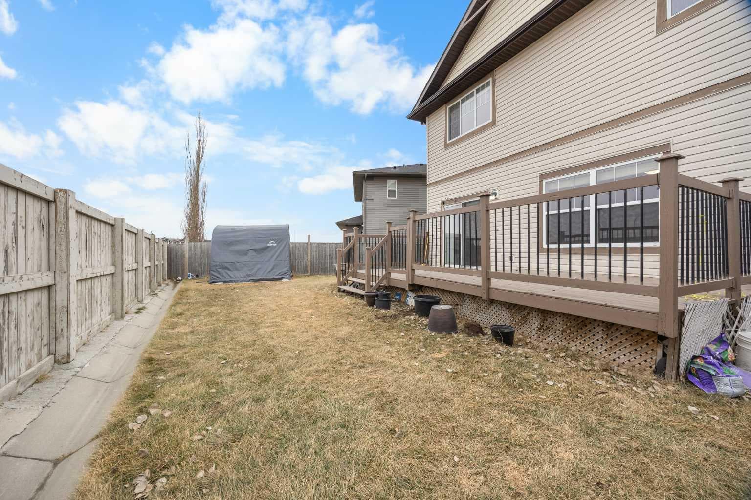 65 Panora Way NW