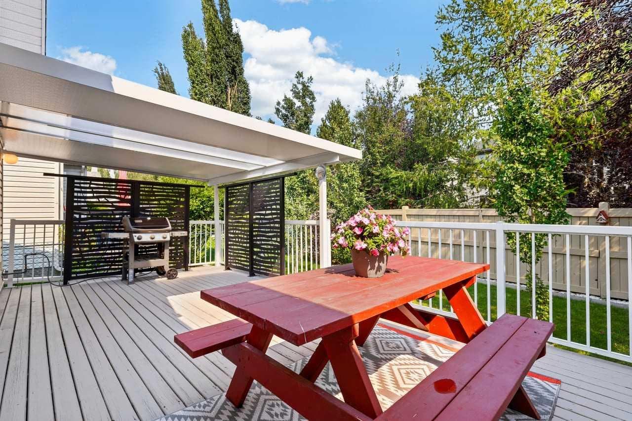 26 Chaparral Close SE