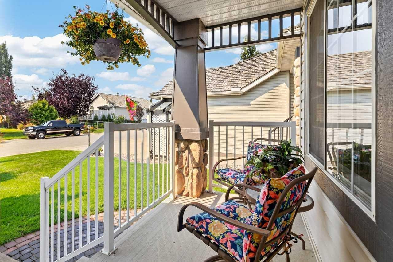 26 Chaparral Close SE