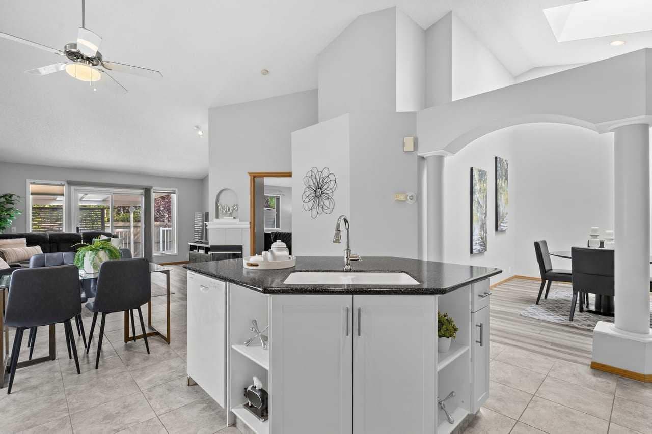26 Chaparral Close SE