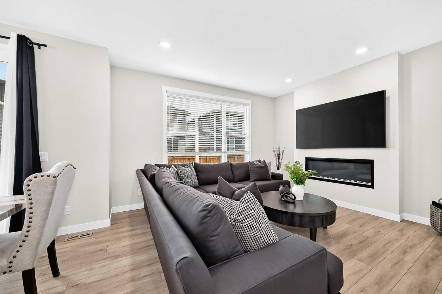 427 Kinniburgh Loop 