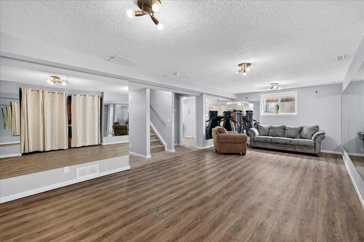 23 Cranfield Crescent SE