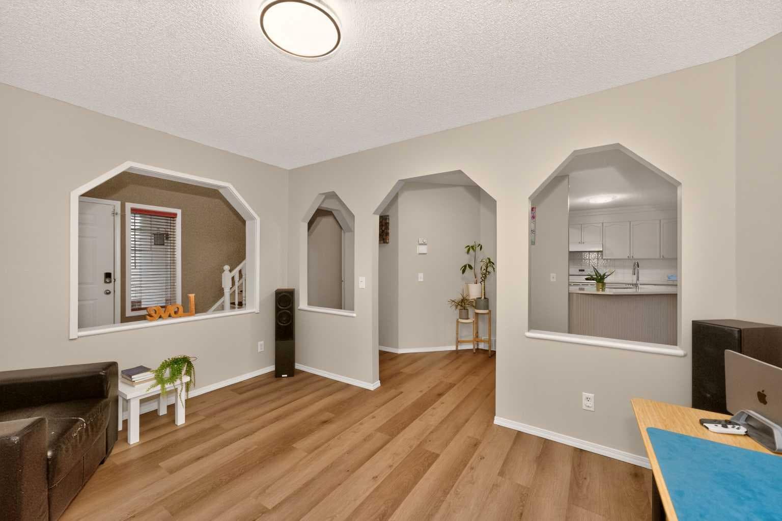 137 Douglas Glen Manor SE