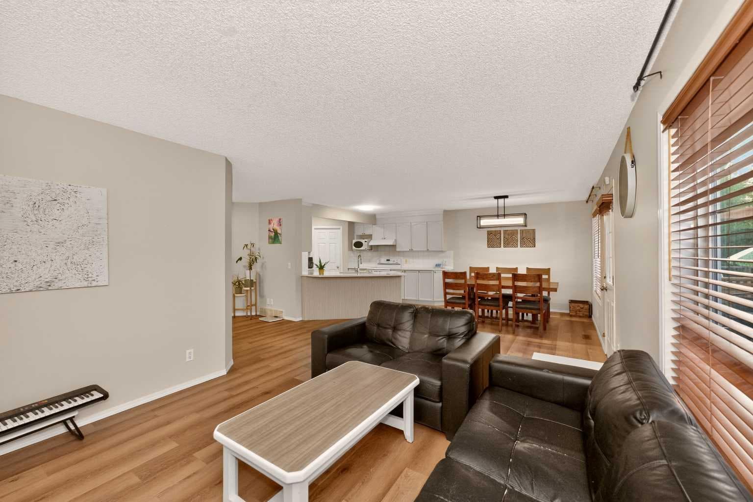 137 Douglas Glen Manor SE