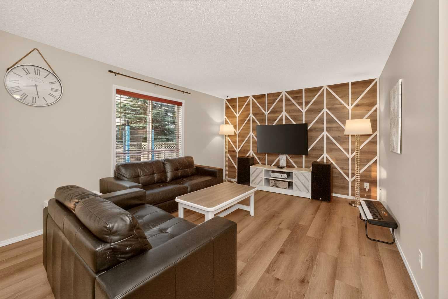 137 Douglas Glen Manor SE
