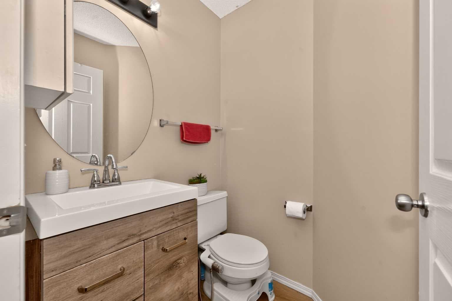 137 Douglas Glen Manor SE