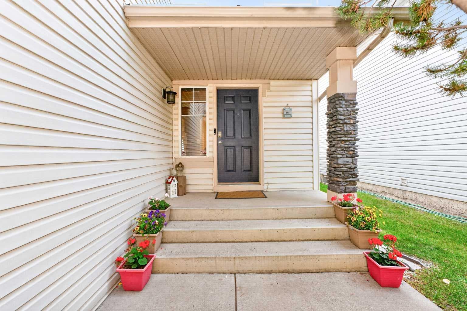137 Douglas Glen Manor SE