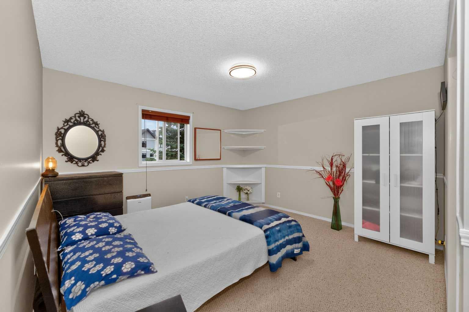 137 Douglas Glen Manor SE