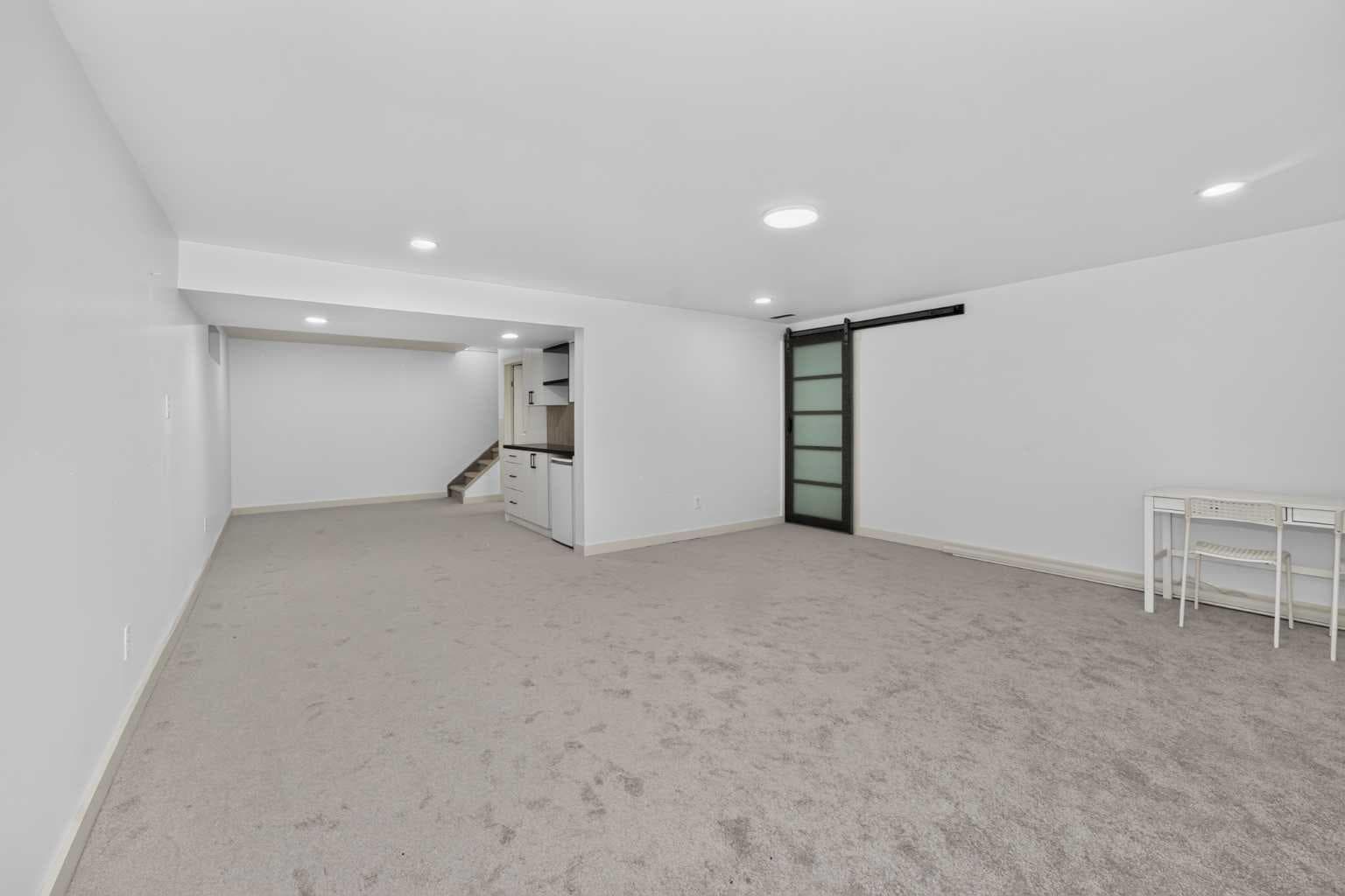 137 Douglas Glen Manor SE