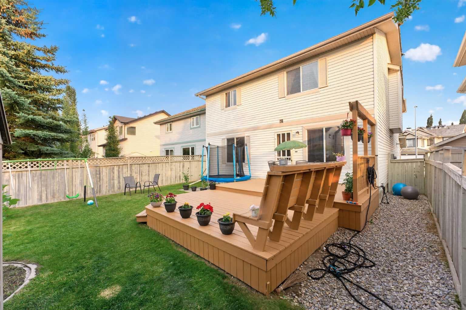 137 Douglas Glen Manor SE