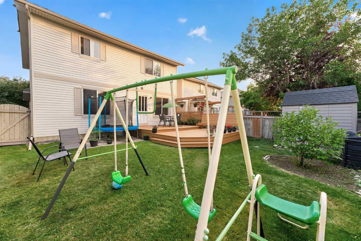137 Douglas Glen Manor SE