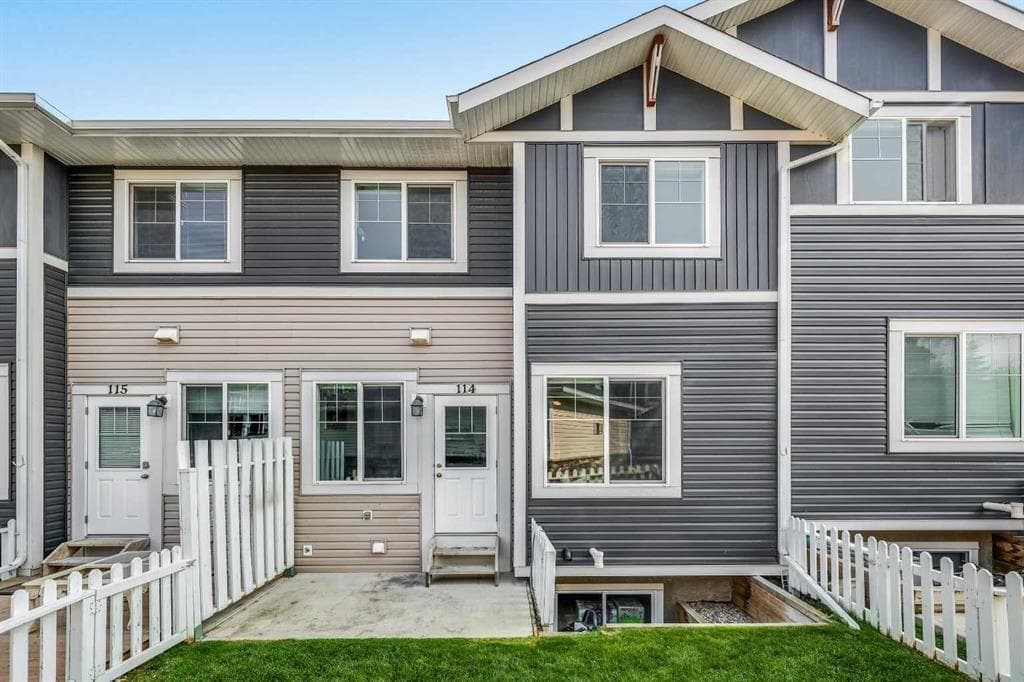114, 300 Marina Drive 