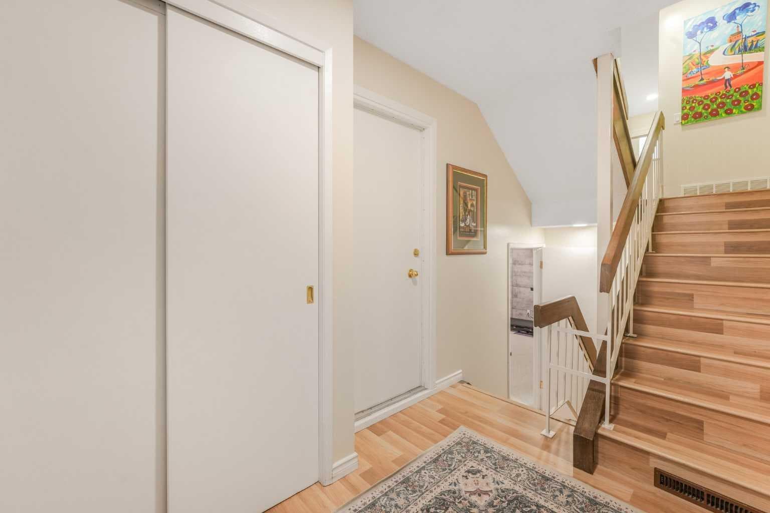 70 Brae Glen Lane SW