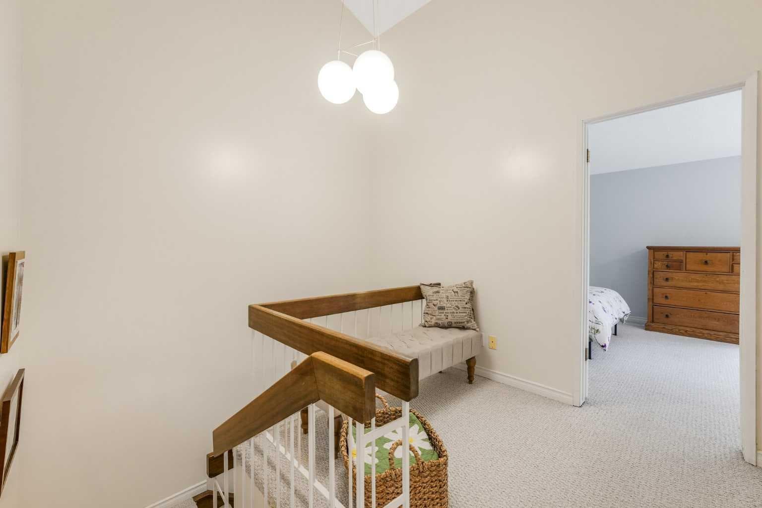 70 Brae Glen Lane SW