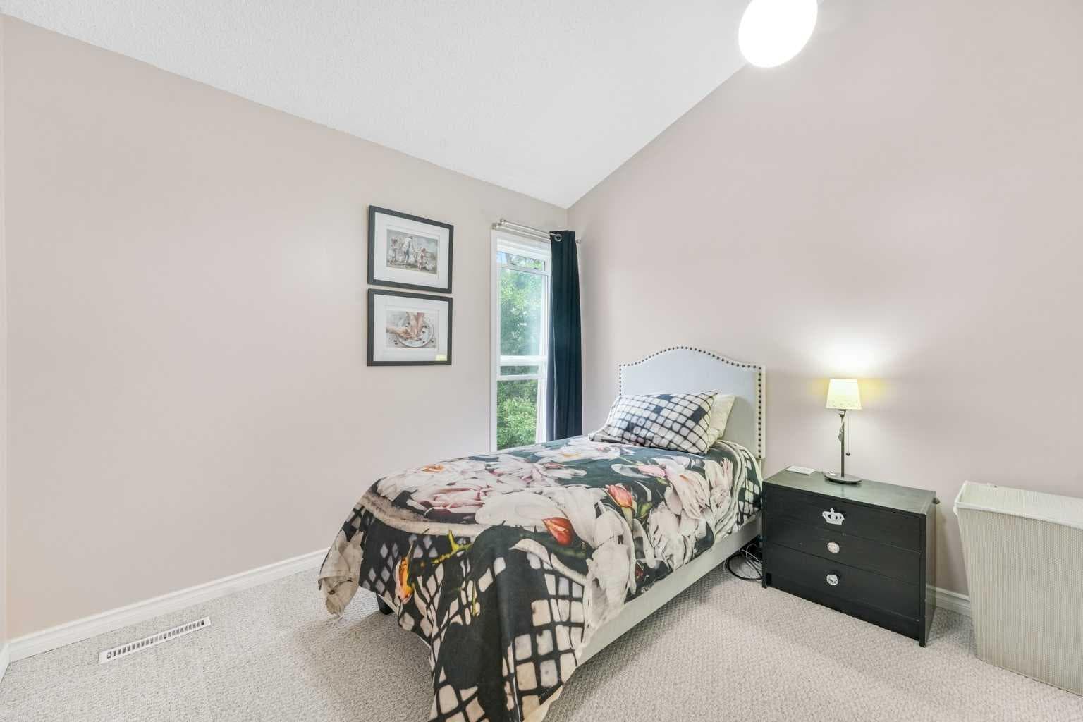 70 Brae Glen Lane SW