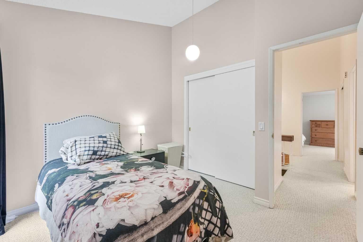 70 Brae Glen Lane SW