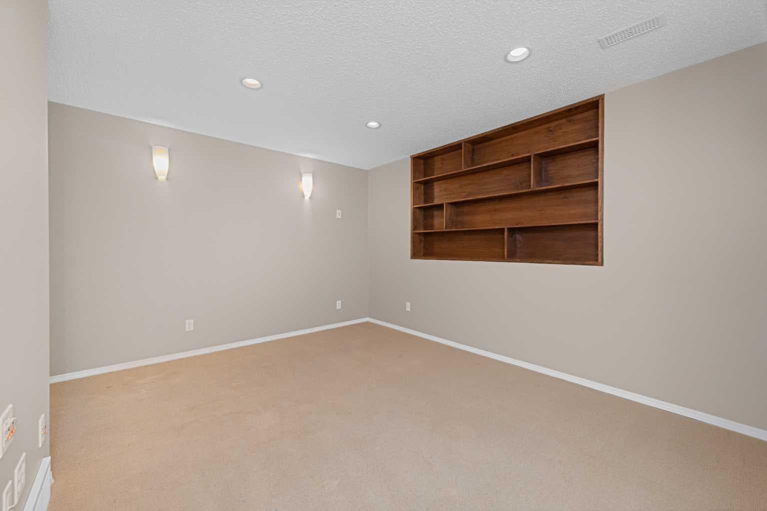 169 Everstone Drive SW