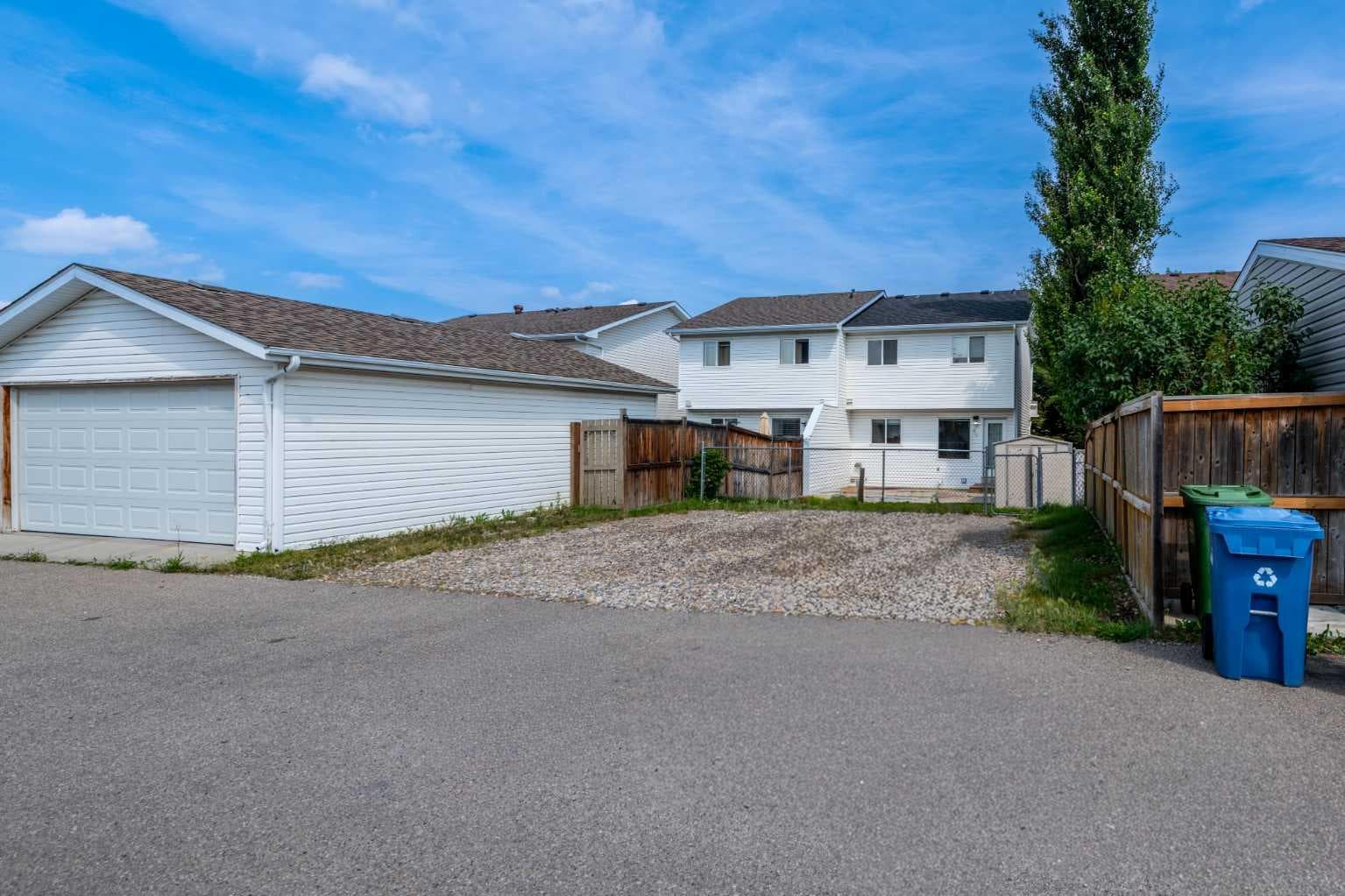 169 Everstone Drive SW