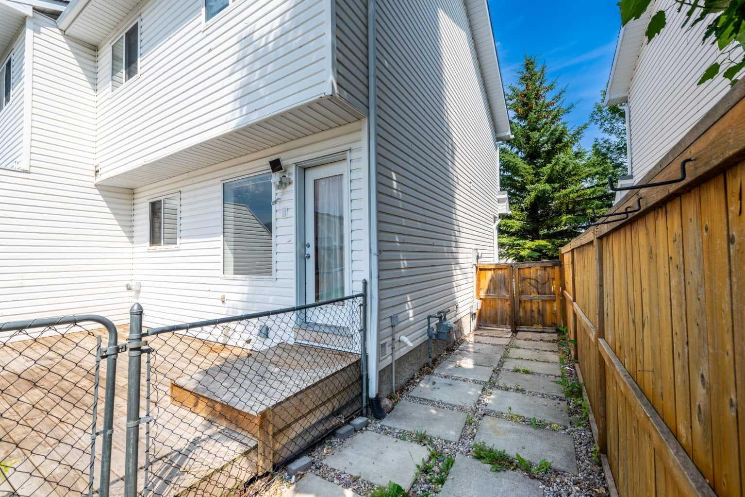 169 Everstone Drive SW