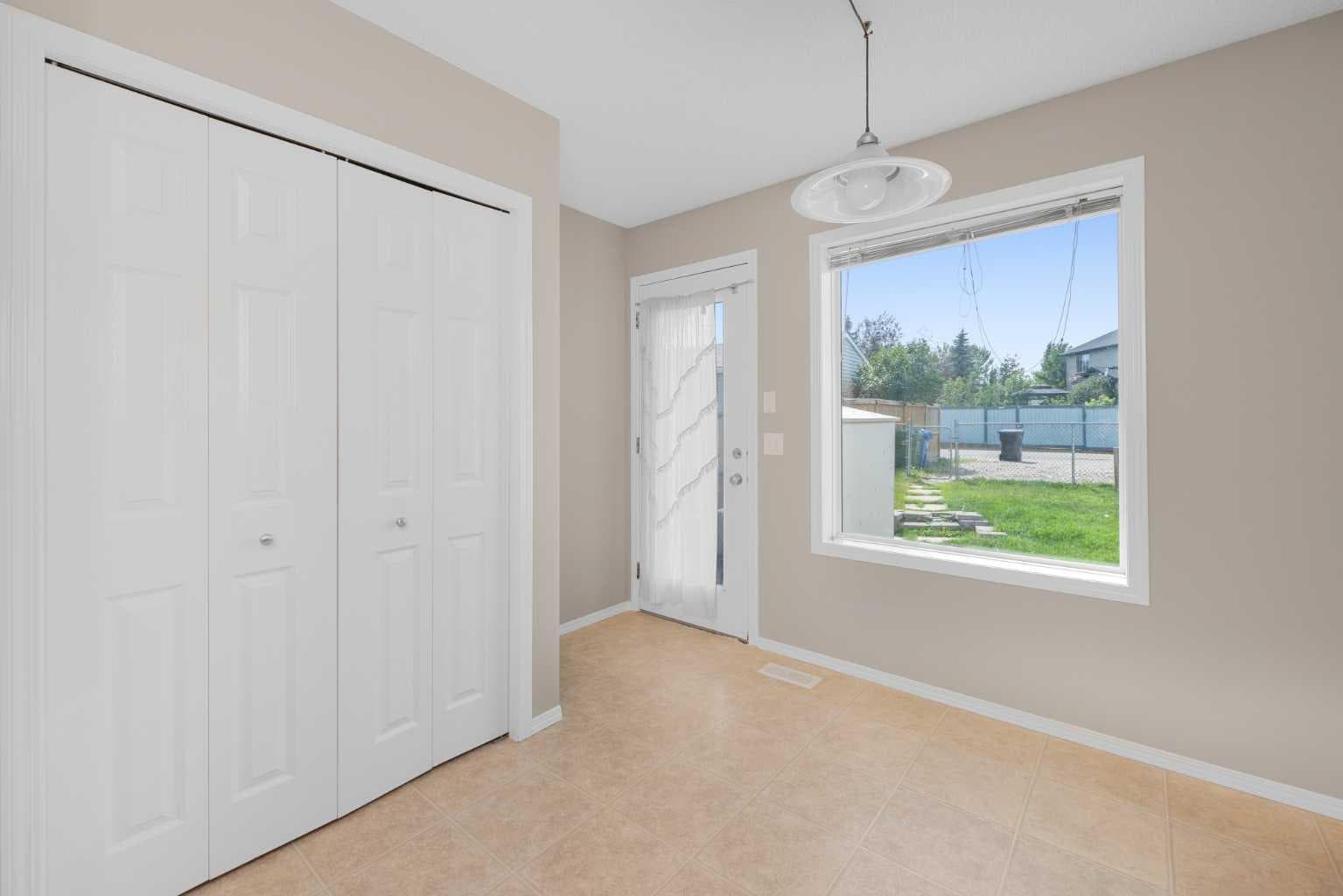 169 Everstone Drive SW