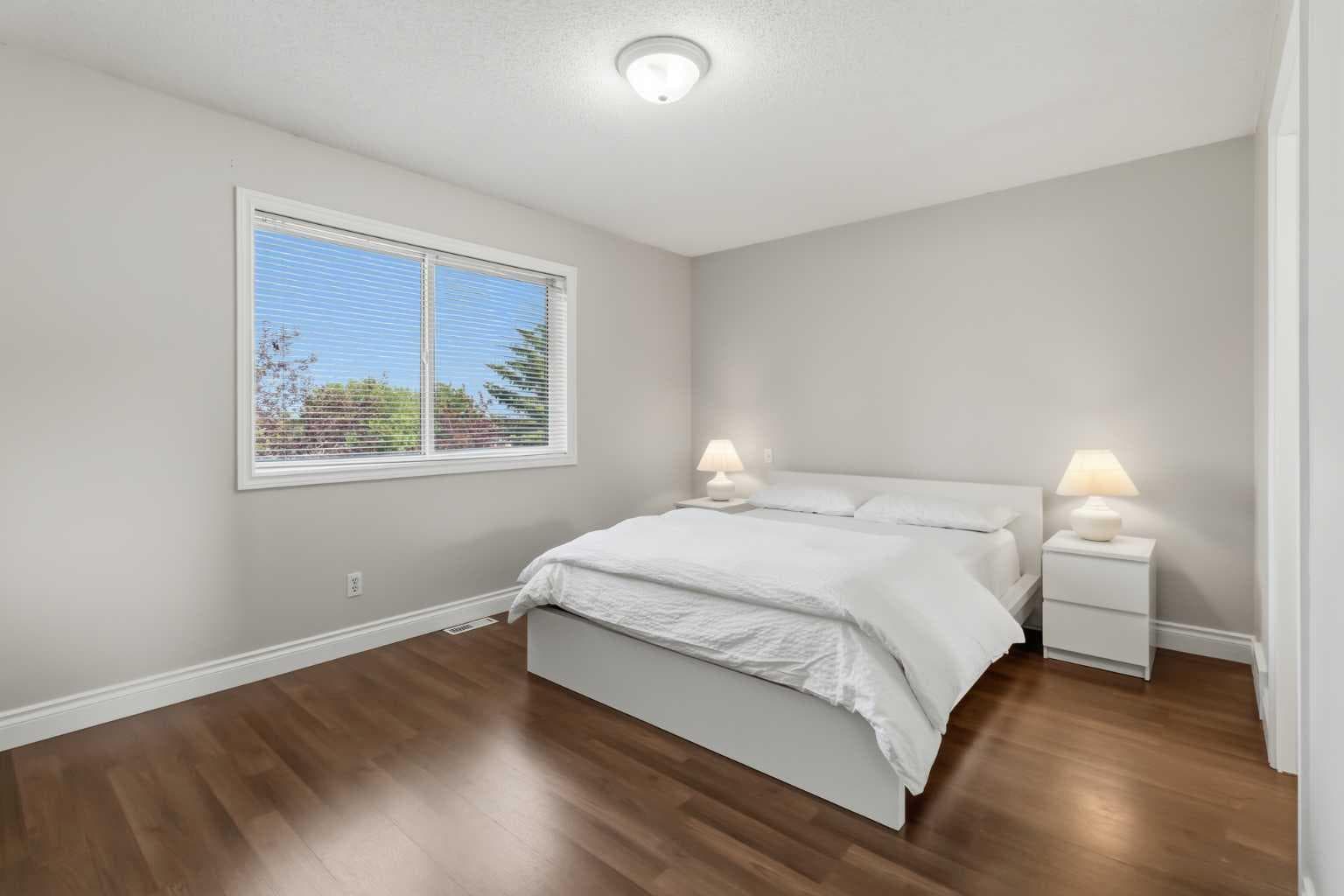 307 Hidden Cove NW