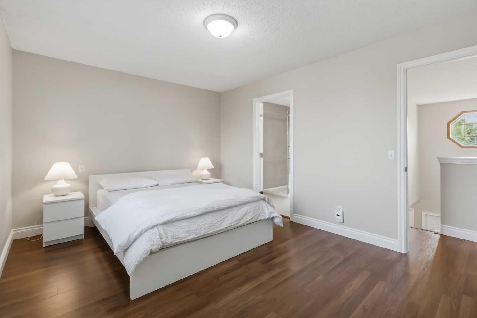 307 Hidden Cove NW