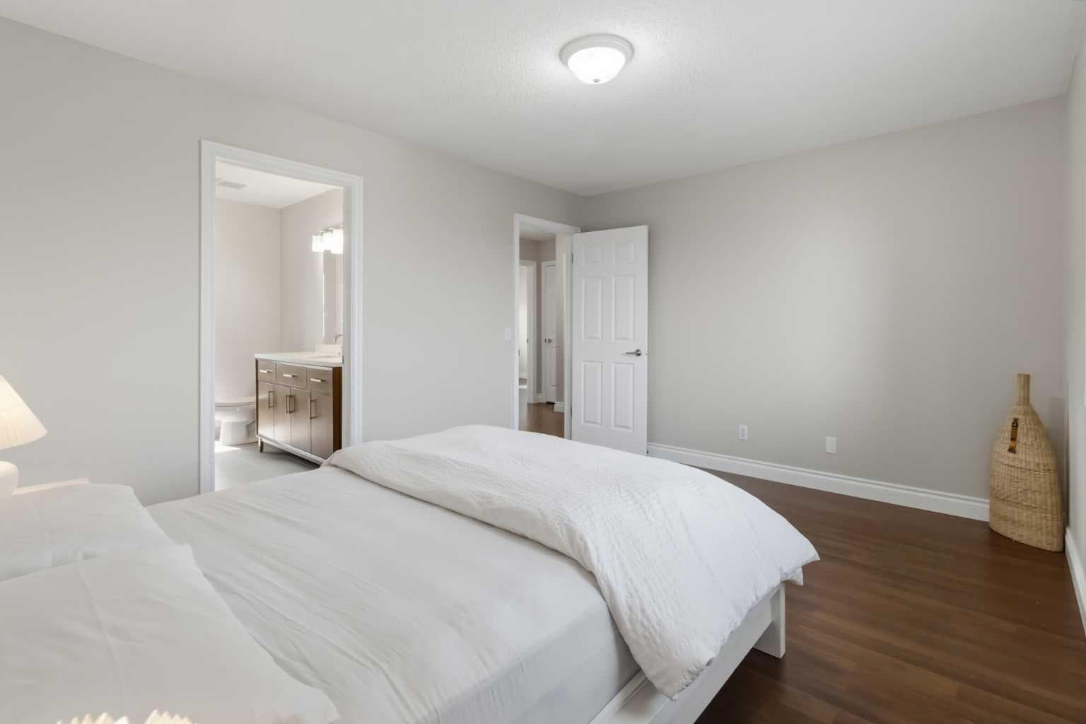 307 Hidden Cove NW