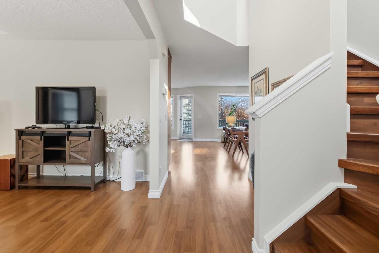 307 Hidden Cove NW