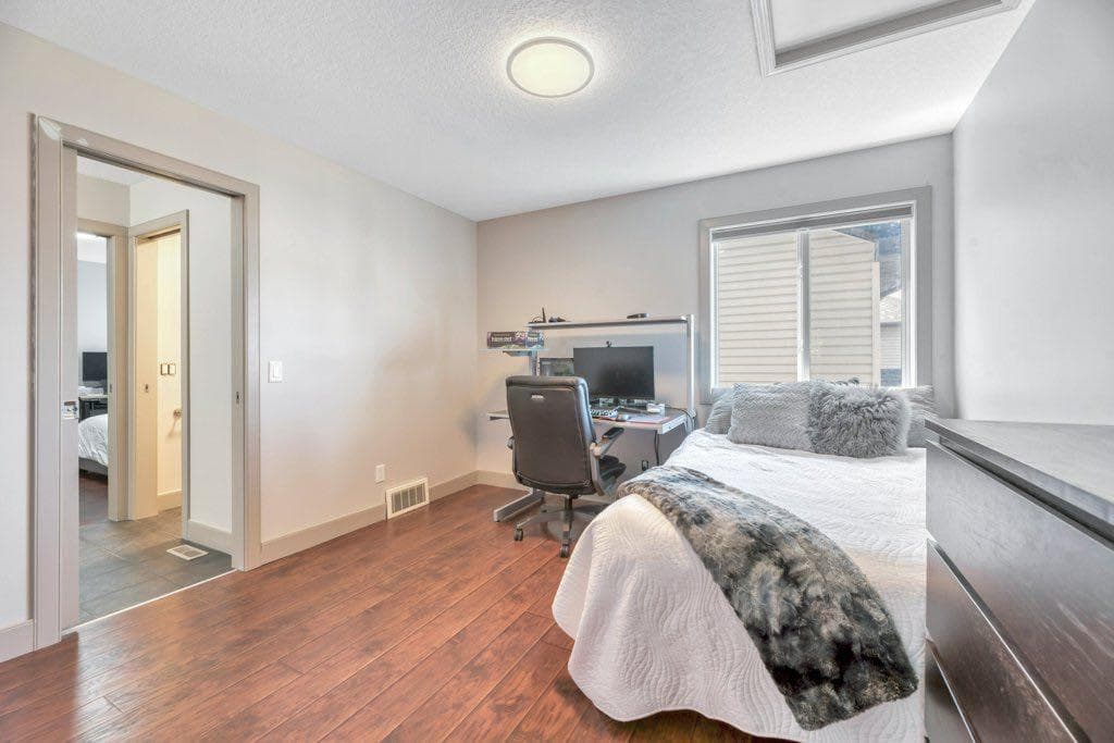 101 Hawkmere Place 