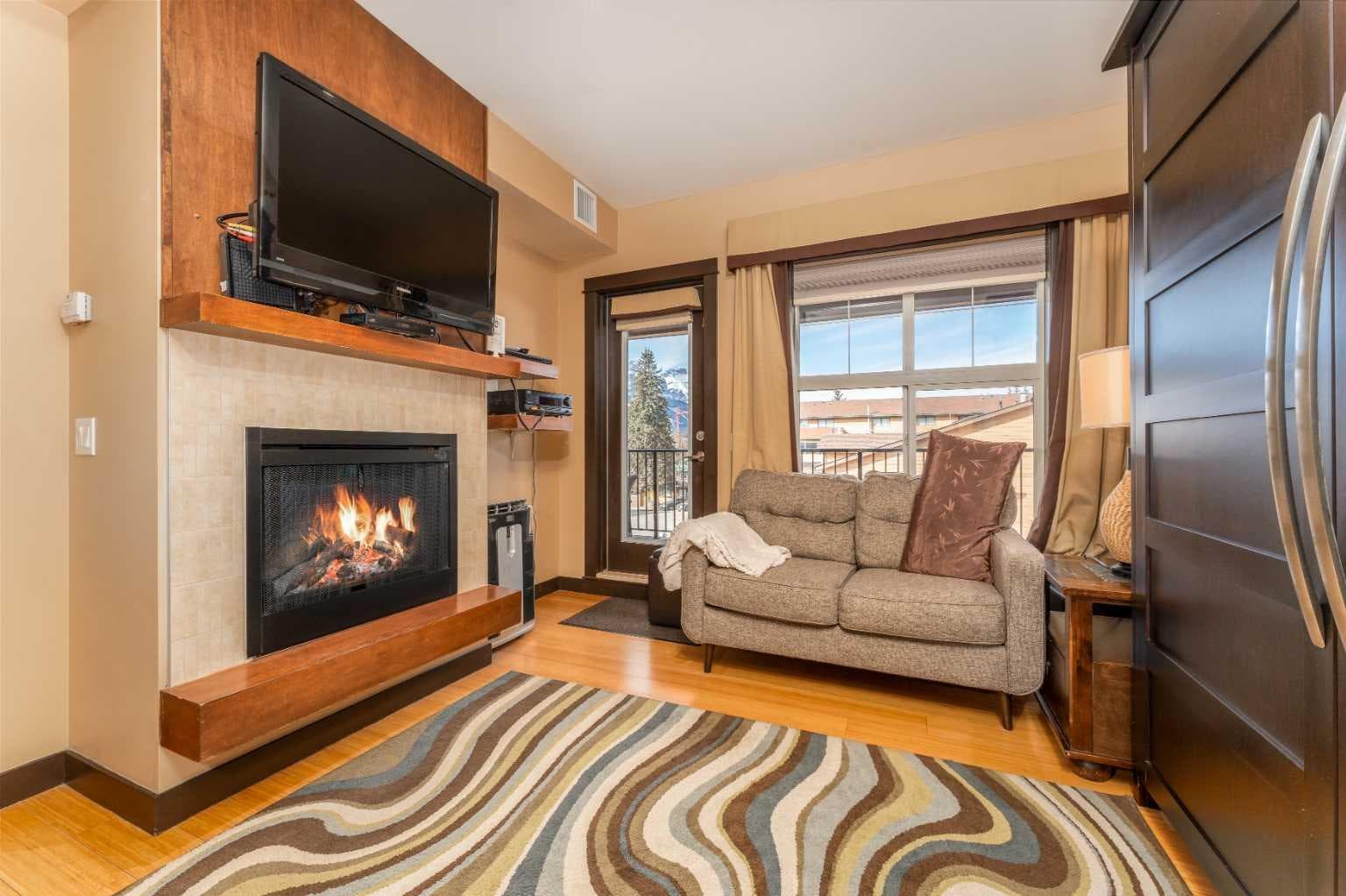 218 A & B, 1818 Mountain Avenue 