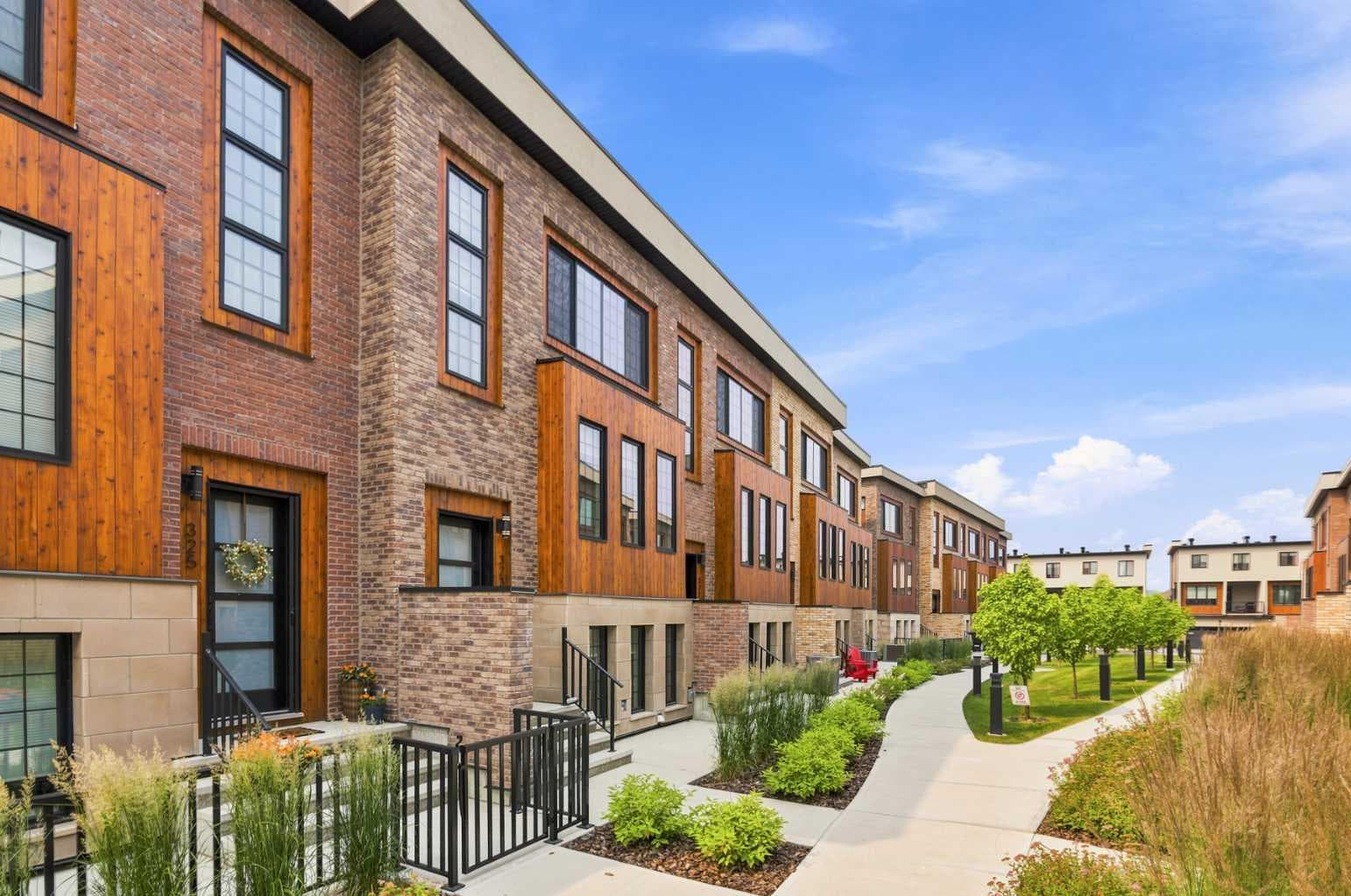 323, 81 Greenbriar Place NW