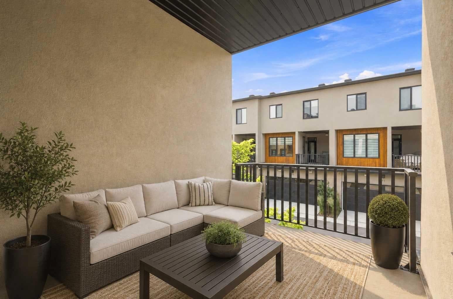 323, 81 Greenbriar Place NW