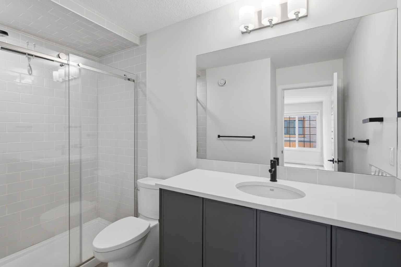 323, 81 Greenbriar Place NW