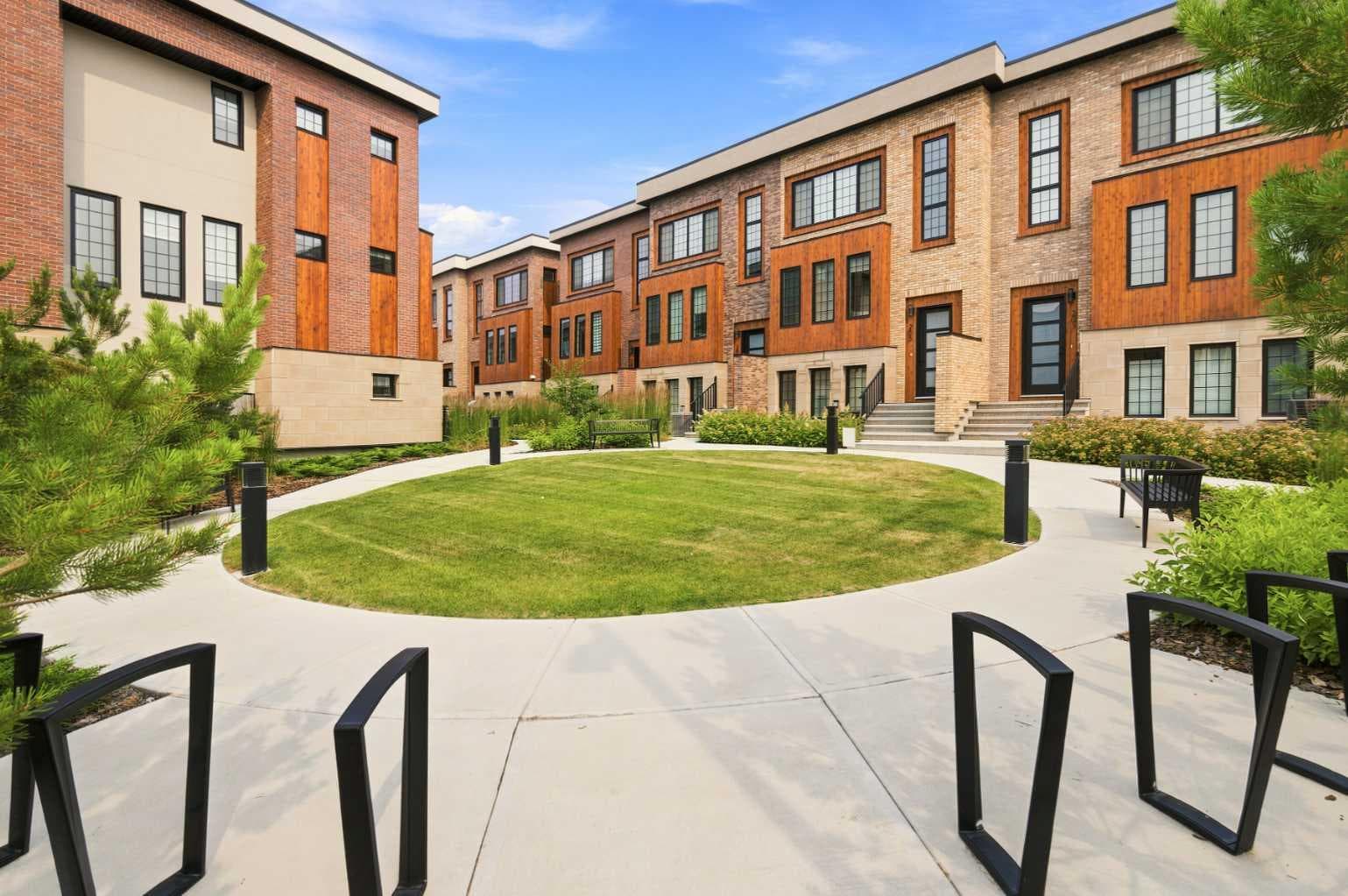 323, 81 Greenbriar Place NW