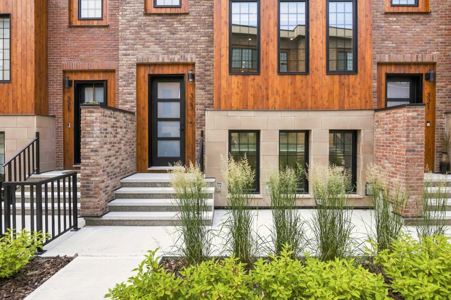 323, 81 Greenbriar Place NW