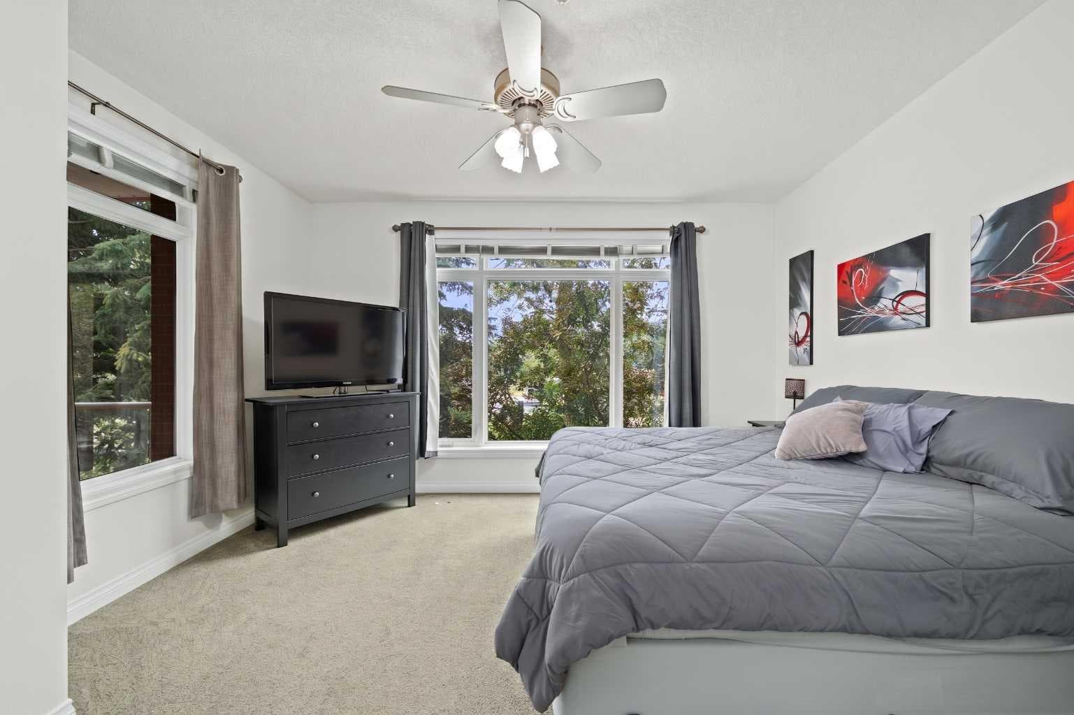 4203, 24 Hemlock Crescent SW