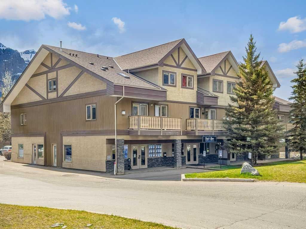 104, 512 Bow Valley Trail 