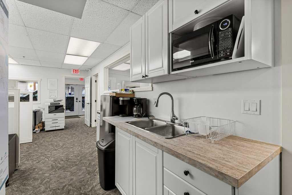 104, 512 Bow Valley Trail 