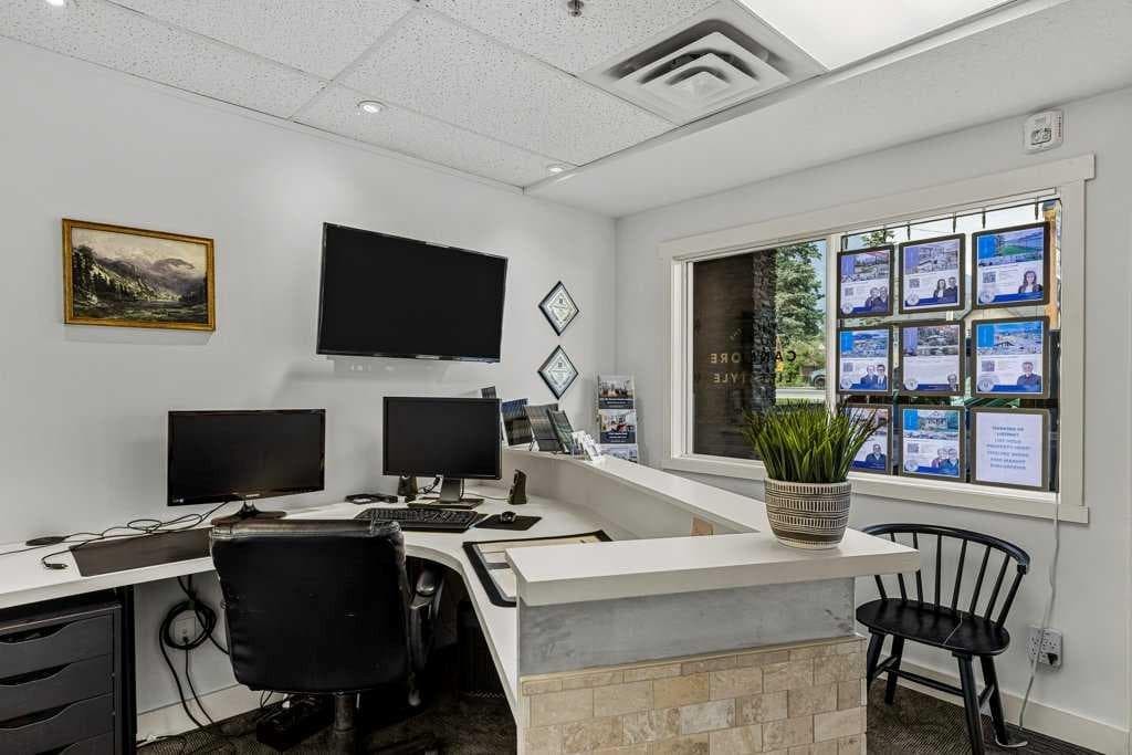 104, 512 Bow Valley Trail 